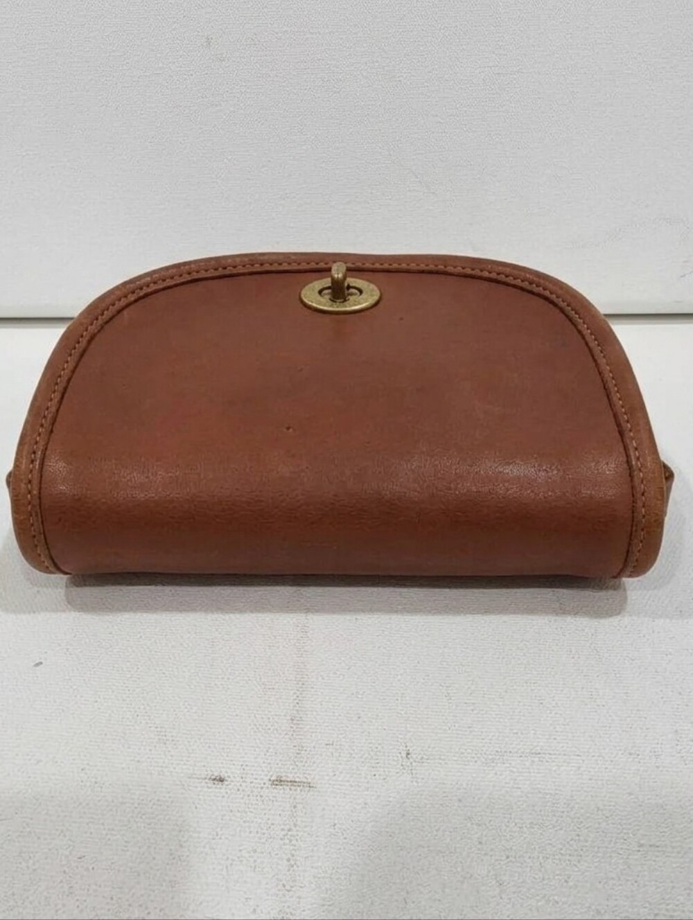 Vintage Coach Leather Half Moon Turnlock Crossbody Bag – British Tan - Picture 4 of 6